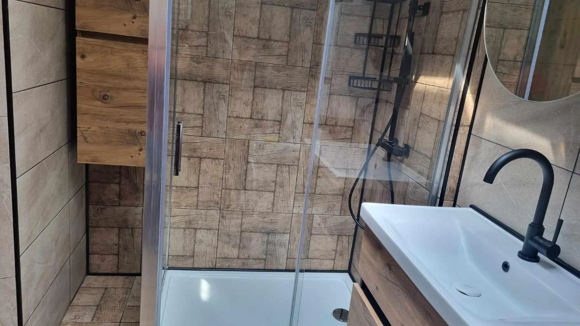 Guesthouse Djulia خنت بيت ضيافة